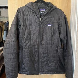 Women’s Patagonia Nano Puffy Full Zip in Black, Size Large